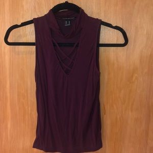 Sleeveless turtleneck top